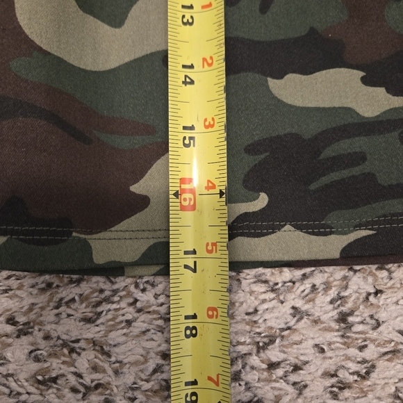 Lovers + Friends Camouflage Flex Waist  Skirt Size Small With Side Zipper - Picture 13 of 16